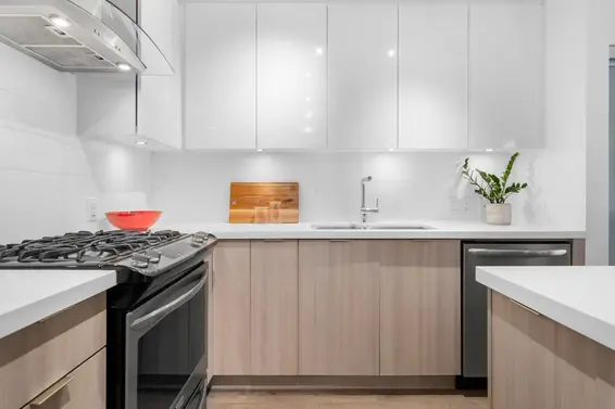 420 3602 Aldercrest Drive, North Vancouver For Sale - image 3