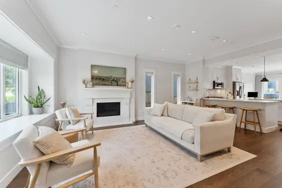 625 East 4th Street, North Vancouver For Sale - image 2