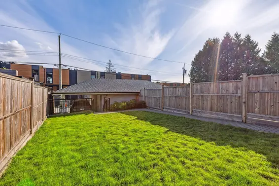 625 East 4Th Street, North Vancouver For Sale - image 30