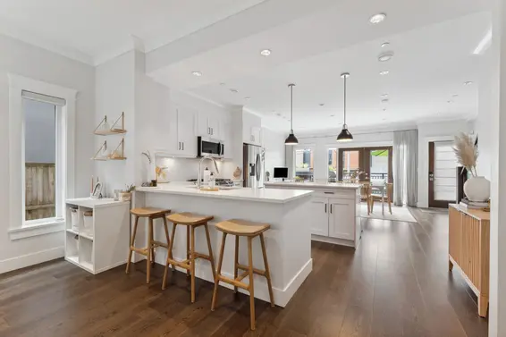 625 East 4th Street, North Vancouver For Sale - image 4