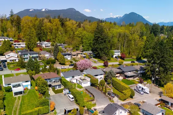 1059 Calverhall Street, North Vancouver For Sale - image 17