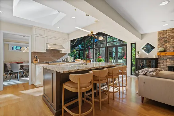 4613 Caulfeild Drive, West Vancouver For Sale - image 10