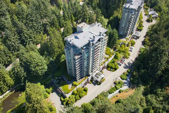 402 3355 Cypress Place, West Vancouver