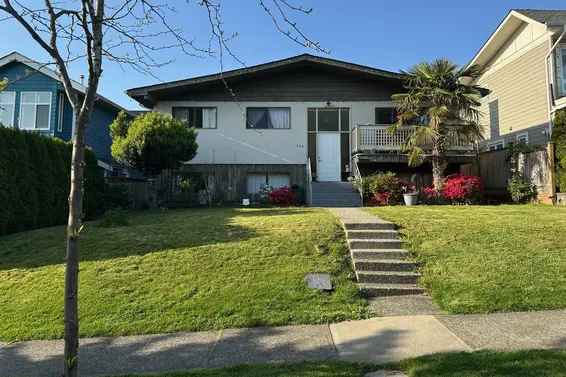 332 West 14th Street, North Vancouver