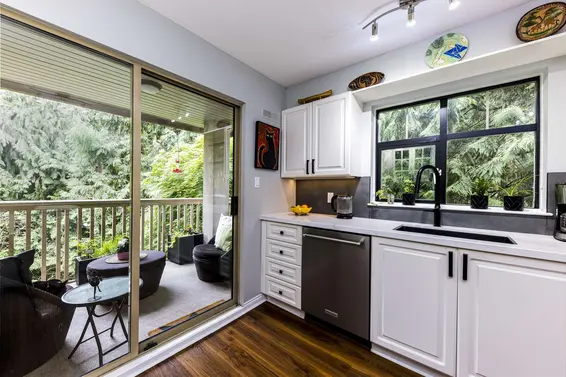 412 2059 Chesterfield Avenue, North Vancouver For Sale - image 11