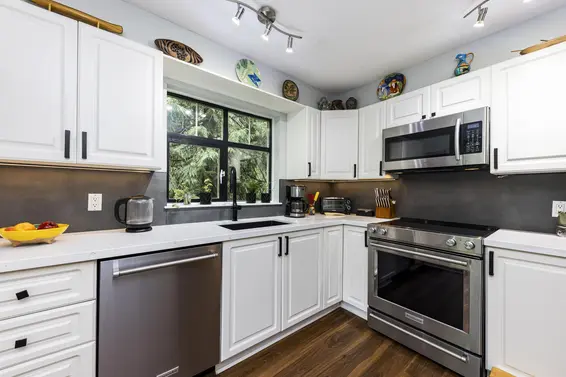 412 2059 Chesterfield Avenue, North Vancouver For Sale - image 9