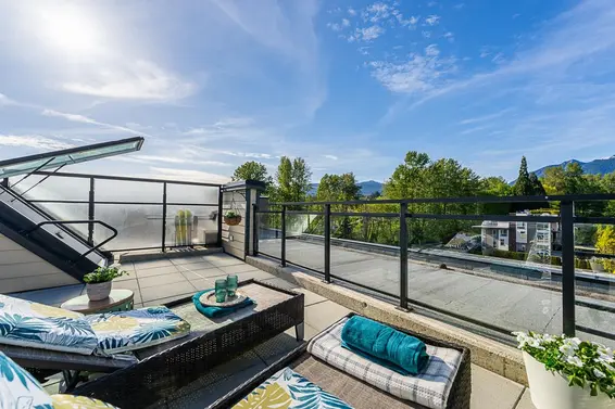402 733 West 14th Street, North Vancouver For Sale - image 2