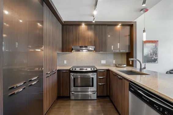 402 733 West 14th Street, North Vancouver For Sale - image 9