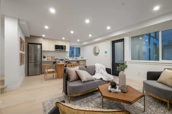 2 432 East 1st Street, North Vancouver For Sale - image 16
