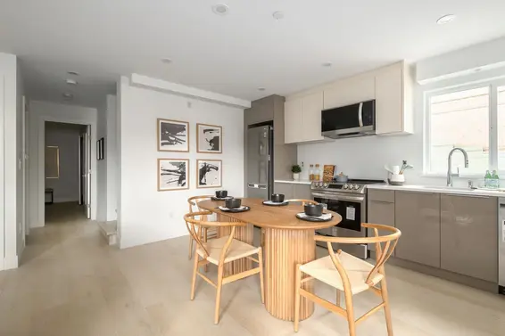 2 432 East 1st Street, North Vancouver For Sale - image 32