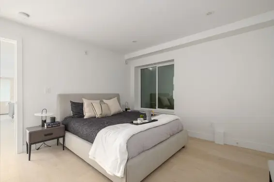 2 432 East 1st Street, North Vancouver For Sale - image 33