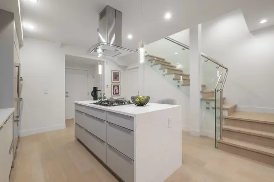 2 432 East 1st Street, North Vancouver For Sale - image 7