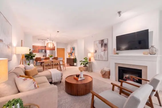 419 1111 East 27th Street, North Vancouver