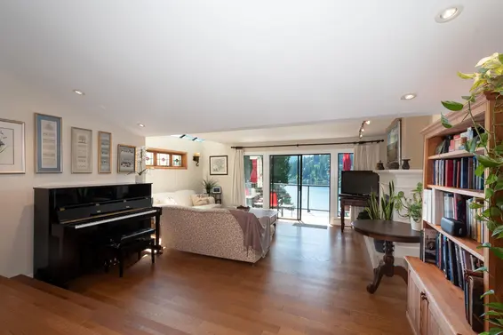 2643 Panorama Drive, North Vancouver For Sale - image 11