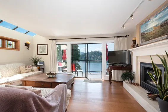 2643 Panorama Drive, North Vancouver For Sale - image 12