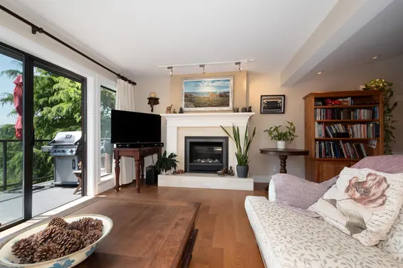 2643 Panorama Drive, North Vancouver For Sale - image 13