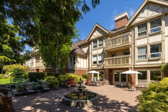 104 843 22nd Street, West Vancouver For Sale - image 2