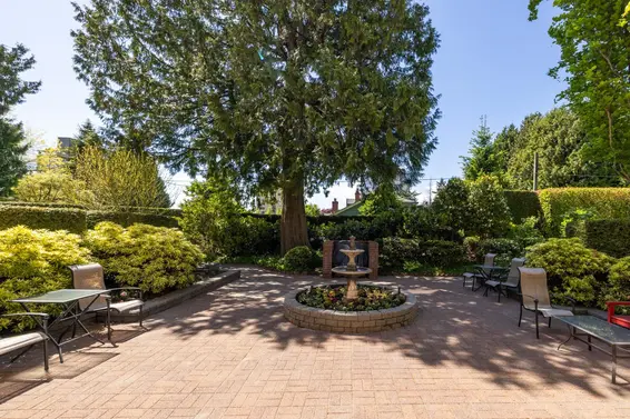 104 843 22nd Street, West Vancouver For Sale - image 3