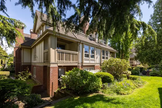 104 843 22nd Street, West Vancouver For Sale - image 9
