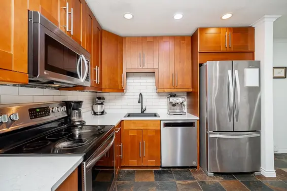 405 1000 Bowron Court, North Vancouver For Sale - image 9