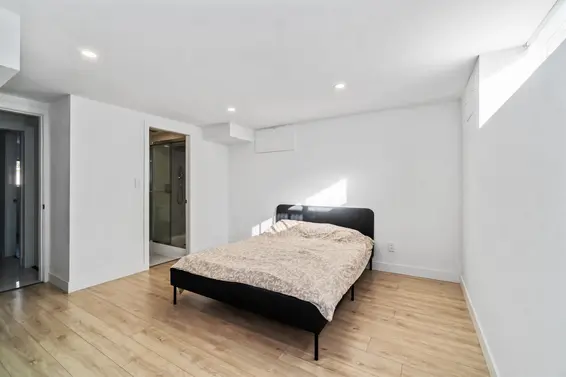 3837 Sunnycrest Drive, North Vancouver For Sale - image 17