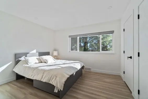 3837 Sunnycrest Drive, North Vancouver For Sale - image 8