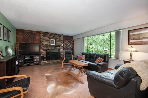 3875 Regent Avenue, North Vancouver For Sale - image 2