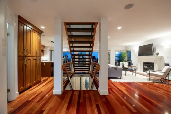460 East 21st Street, North Vancouver For Sale - image 3