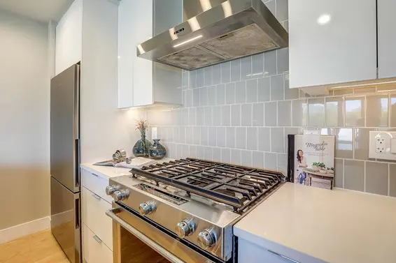 413 1496 Charlotte Road, Vancouver For Sale - image 10