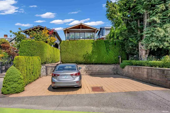 1123 Keith Road, West Vancouver For Sale - image 37