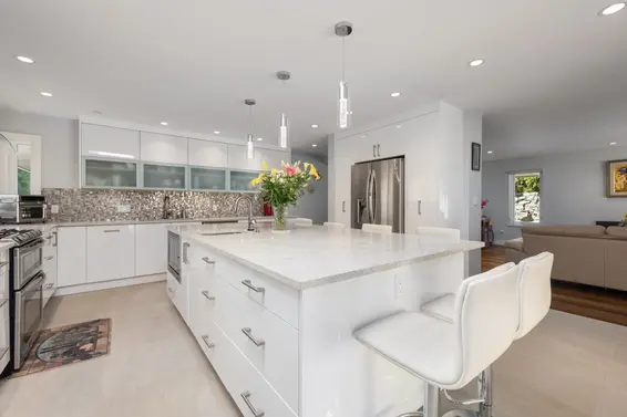 772 Regal Crescent, North Vancouver For Sale - image 3