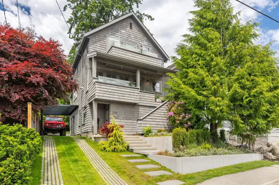 230 East 28 Street, North Vancouver