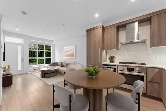 111 2060 Curling Road, North Vancouver