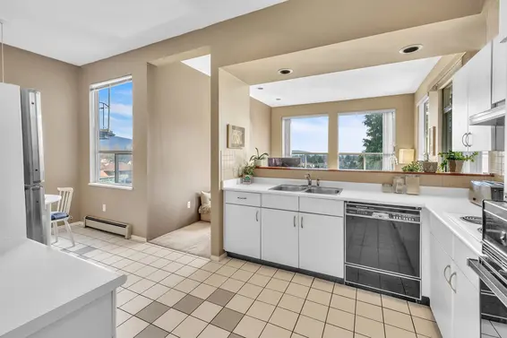 531 Tempe Crescent, North Vancouver For Sale - image 13