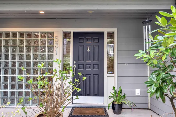 531 Tempe Crescent, North Vancouver For Sale - image 3