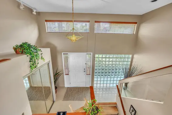 531 Tempe Crescent, North Vancouver For Sale - image 6