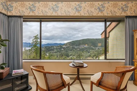 5180 Meadfeild Road, West Vancouver For Sale - image 13