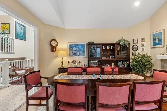 5180 Meadfeild Road, West Vancouver For Sale - image 9