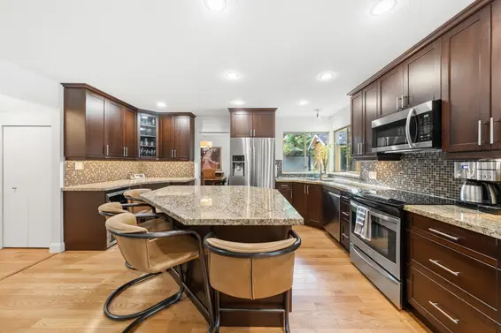 1216 Plateau Drive, North Vancouver For Sale - image 13