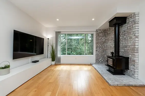 3398 William Avenue, North Vancouver For Sale - image 2