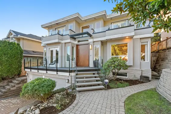 1725 Orkney Place, North Vancouver