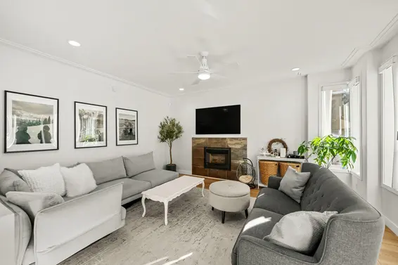 1725 Orkney Place, North Vancouver For Sale - image 4