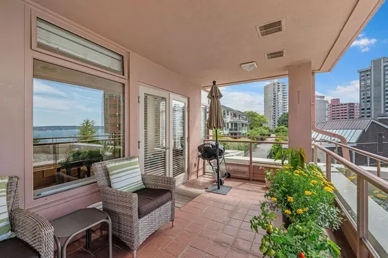 402 2271 Bellevue Avenue, West Vancouver For Sale - image 3