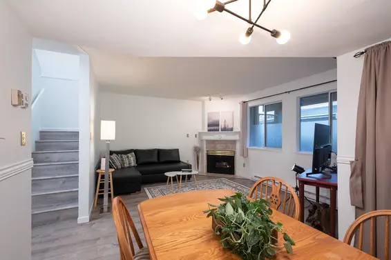 10 815 Tobruck Avenue, North Vancouver For Sale - image 7