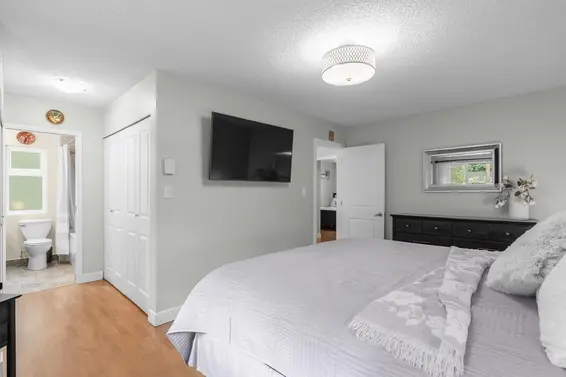 830 Hendecourt Road, North Vancouver For Sale - image 15