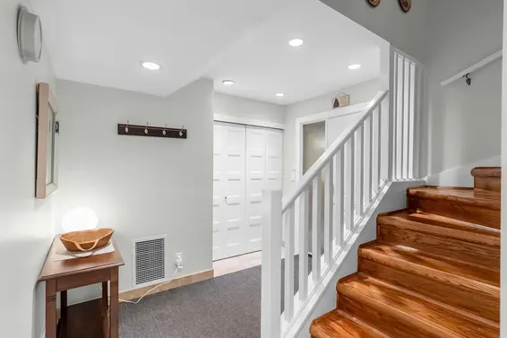 830 Hendecourt Road, North Vancouver For Sale - image 23
