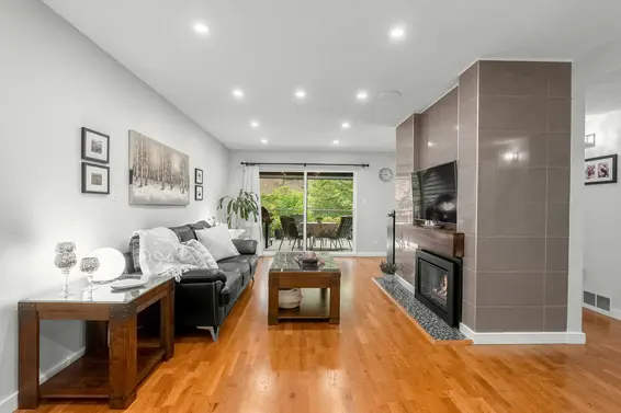 830 Hendecourt Road, North Vancouver For Sale - image 3