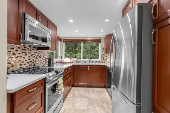 830 Hendecourt Road, North Vancouver For Sale - image 7