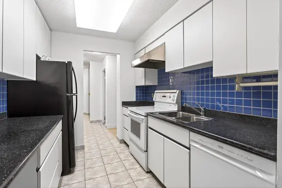 504 2024 Fullerton Avenue, North Vancouver For Sale - image 20