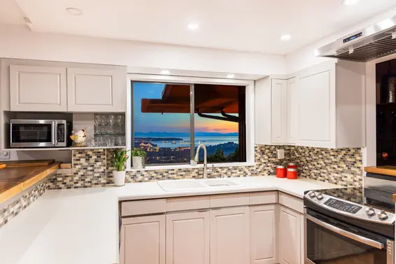 187 Rondoval Crescent, North Vancouver For Sale - image 10